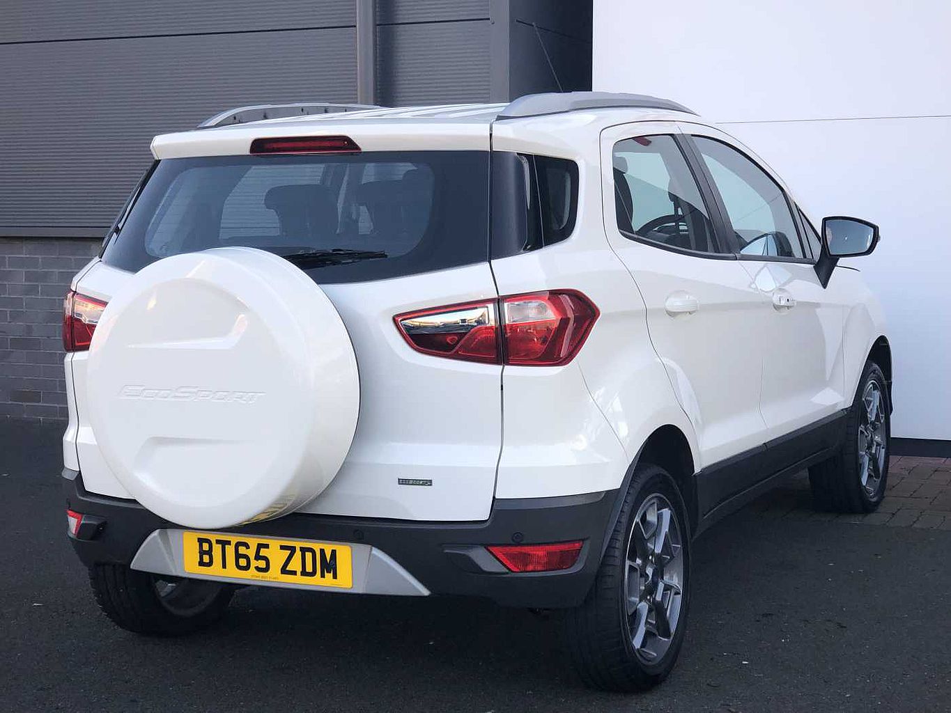 2016 White Ford EcoSport Hatchback 5-Door 1.0T, Petrol, Manual