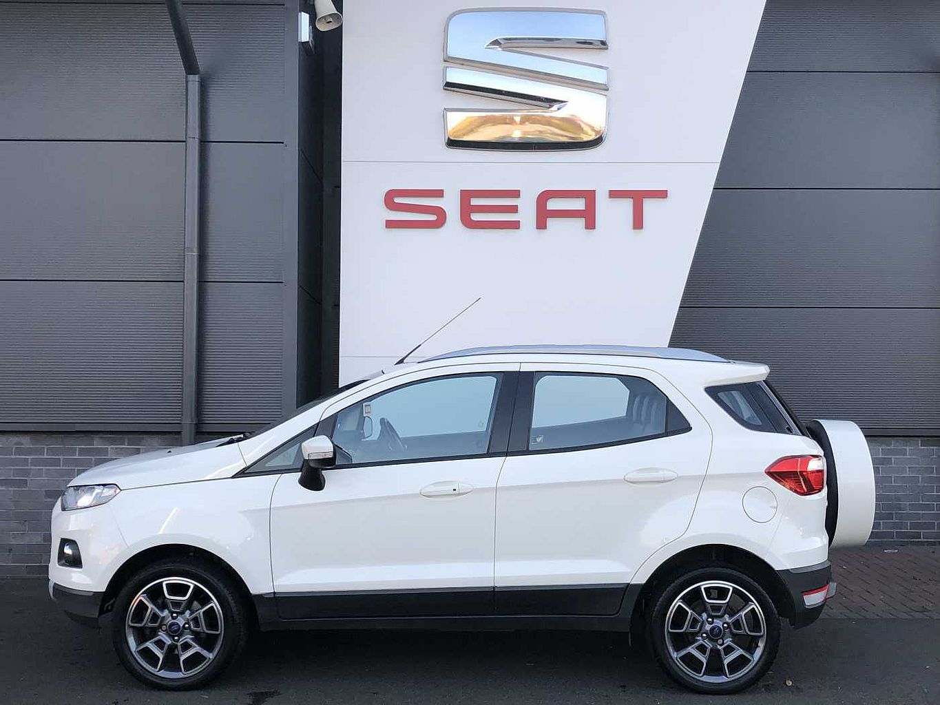 2016 White Ford EcoSport Hatchback 5-Door 1.0T, Petrol, Manual